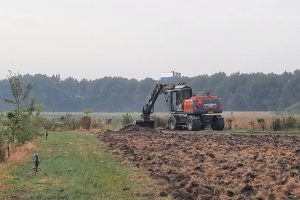 12 sep - begin uitgraven pad naar de boerderij